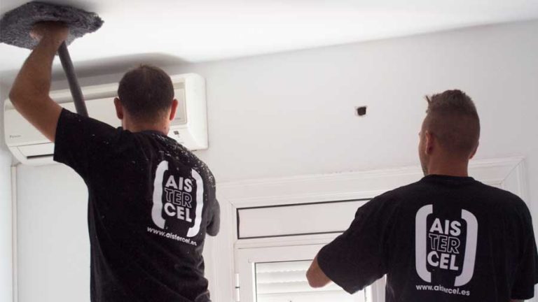 Aislamiento termico de paredes y techo en Gavà con celulosa