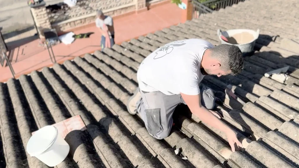 Cómo aislar una casa del calor en verano: por una vez, hay que empezar las casa por el tejado...